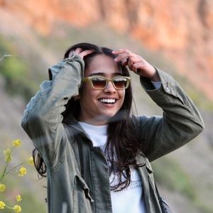 Meet the Posher, Apurva